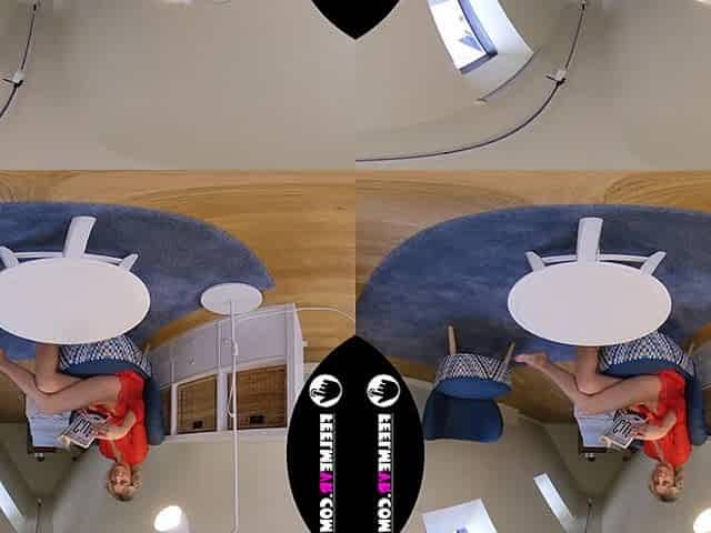 Tiffany Pretty Blonde Shows Open Pussy - FeelMeVR