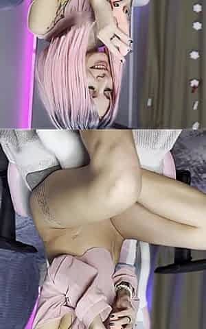 Trying New Santa's Gift for My Pussy and Getting Hot Orgasm