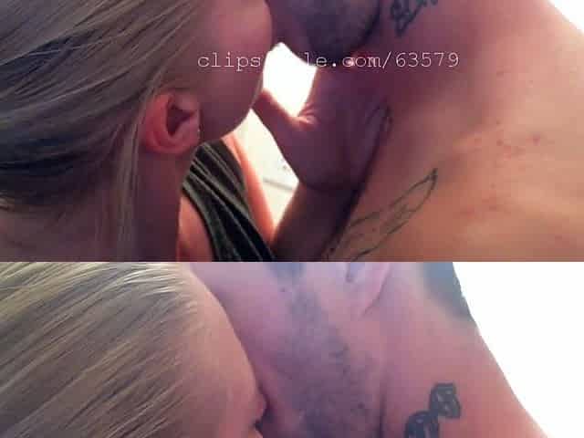 Amateur blonde babe masturbates on cam