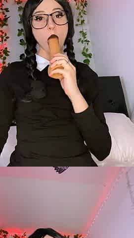 Amateur Webcam Teen Masturbates And Teases