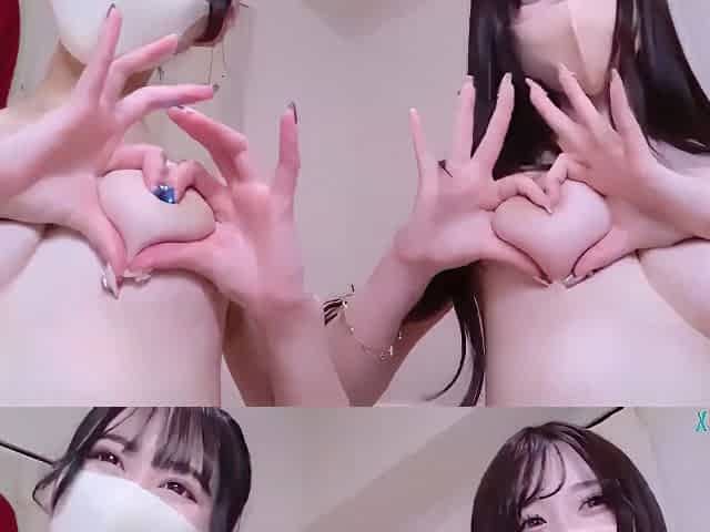 Erotic live chat with cute beautiful girl