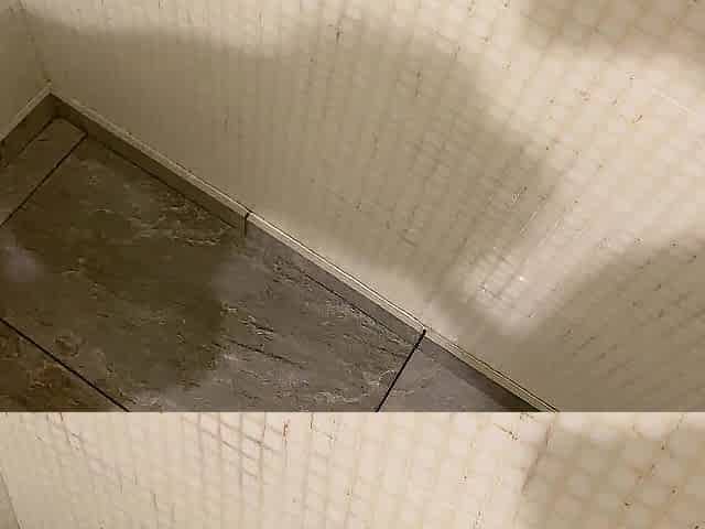 I screwed a stranger in the pool
