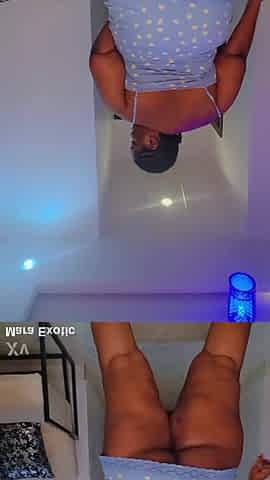 Black booty shaking and bouncing.