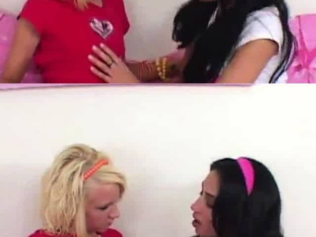 Young Yasmin Lesbian finger
