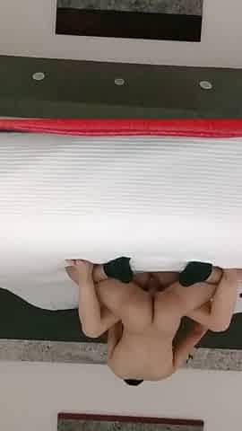 Pareja swinger amateur me presta a su mujer para follarmela la hago gemir como nunca