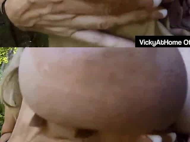 Vicky Vette In A Hot Cosplay Taking Off Her Pants And Masturbating!