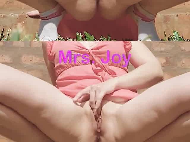 Exhibition Wife Flashes Vagina Outside and Masturbates For Everybody To See