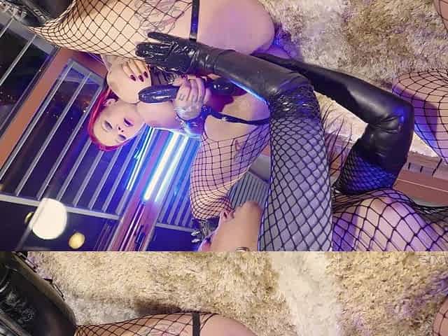 Morea Black is fisting Sabien DeMonia's ass