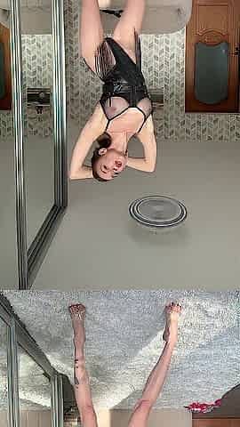 The whore is warming up in advance of sex
