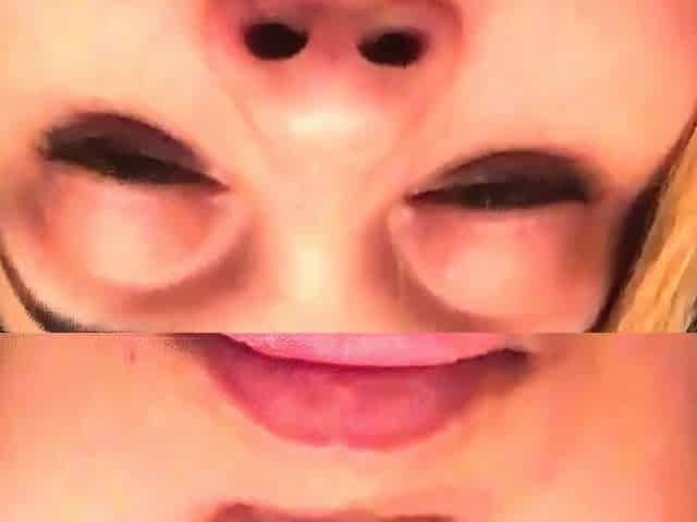 Amateur preggo hoe toys her pussy close up in fetish solo