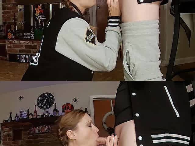 Sucking schlong for a immodest mouthful