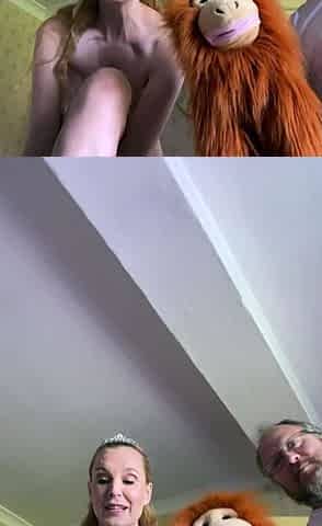 Amateur MILF in sexy stockings masturbates