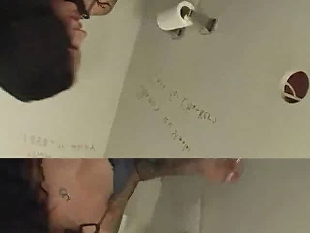 Large Tit Brunette hair Has Glroyhole Pleasure at Truck Stop