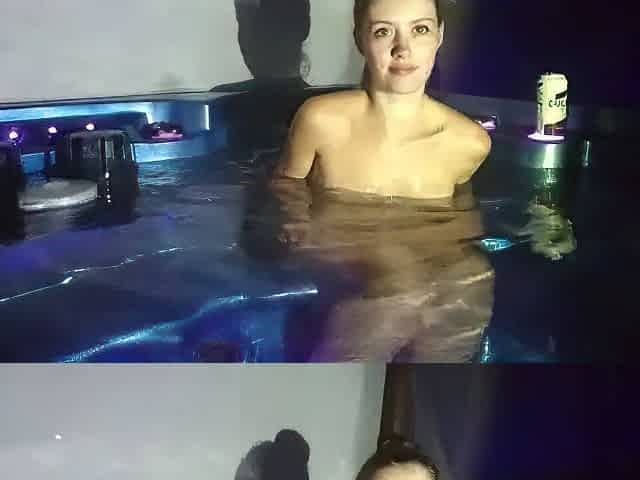 Amateur blonde teen fucks pussy and ass with toy