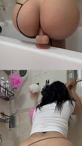 mother I'd like to fuck screws her creamy cunt in the shower