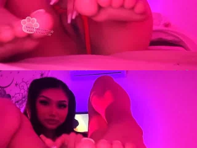 Real amateur teen plays with toys as she masturbates