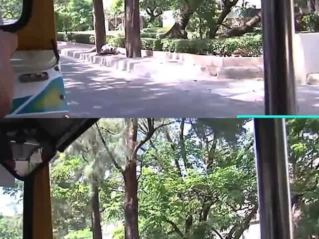 Petite Thai MILF riding in a Tuk Tuk