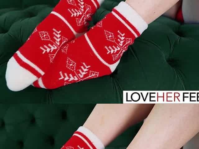 Xmas Foot Tease With Paris White