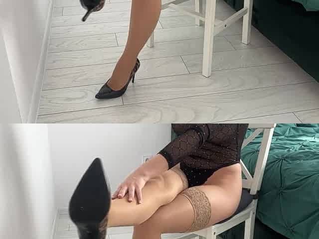 Candyluxxx's boss has a fetish with her hawt feet in nylons /spunk flow on feet
