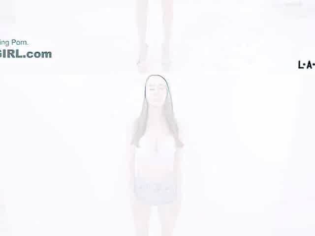 Hawt brunette hair model got tempted by the producer