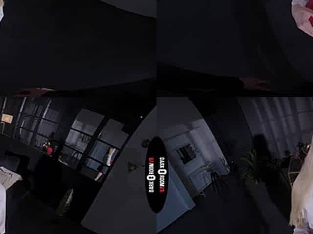 Sweet Lina VR Porn: Love On A Leash - DarkRoomVR