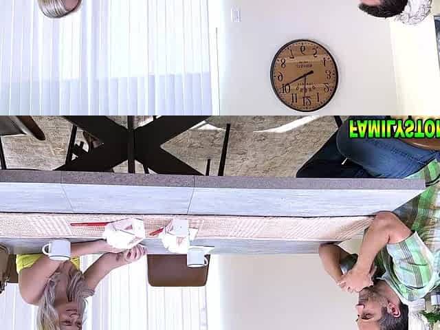 Rylee and Ophelia Purrs erotic lesbian moment