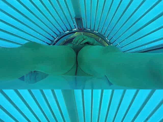 Dad masturbates in the public tanning daybed once more