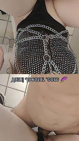 Screwing stranger's large wang in public baths stall POV