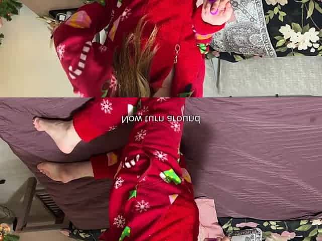I gave step sis a sex toy for Xmas drilled her in a juicy twat!