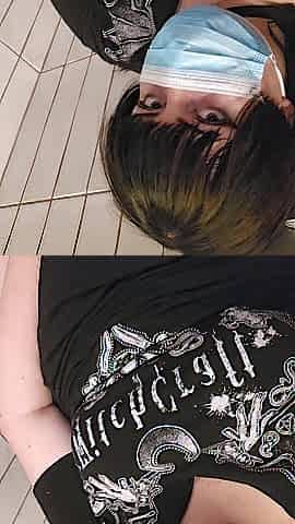 Alternative teen rubs her snatch in a public baths????