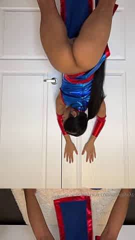 Cosplay Girl Riding Big Dildo and Squirt
