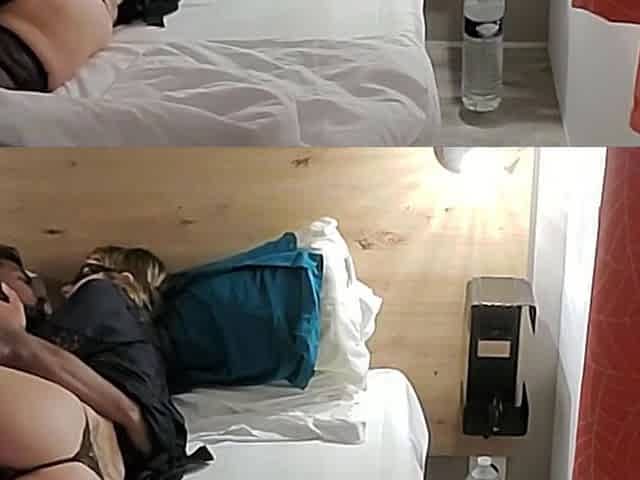 real amateur, Elle veut un doigt dans le cul en lingerie au camping
