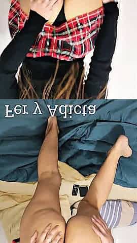 Ayudo a mi hermanastra hacer movies para seguidores. Anal