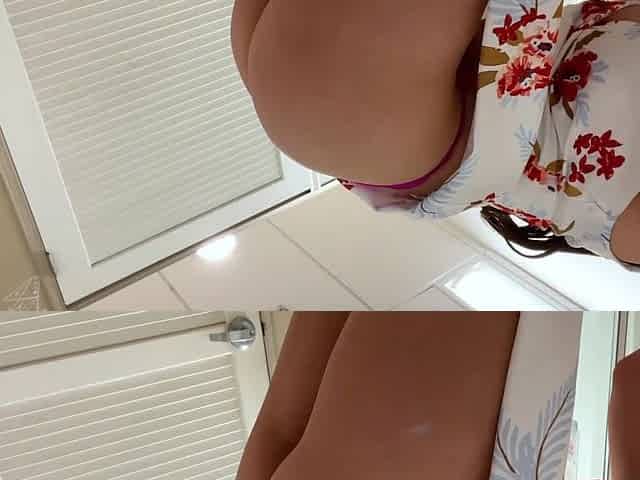 Teen makes herself squirt with vibrator in Public
