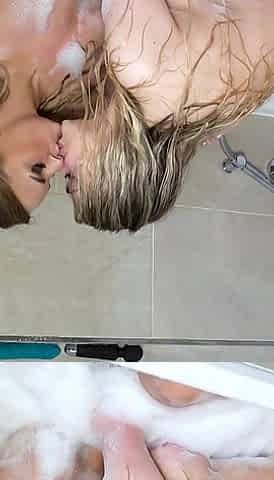 Double Dildo Fucking in Toy Paradise?! Foamy Lesbian Pussies