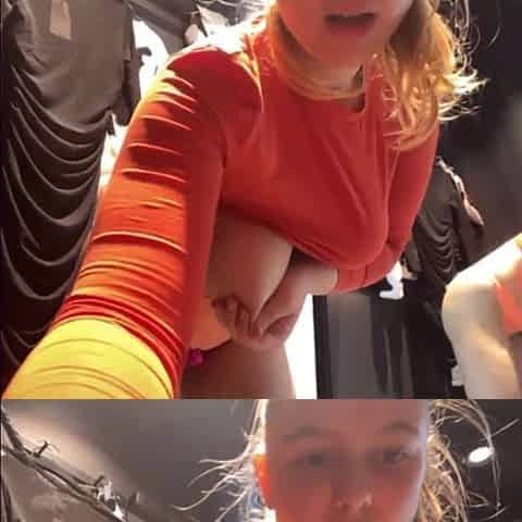Extreme Squirting and Fucking in the Locker Room