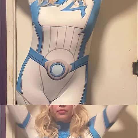 Invisible Woman/Sue Storm (Marvel Rivals) Begins Stripping