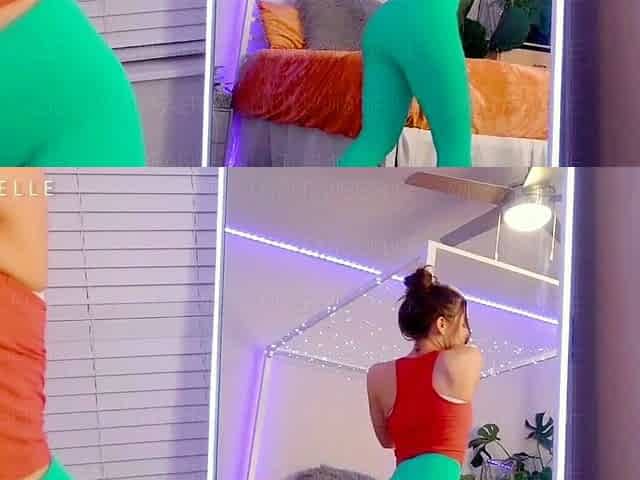 Natural brunette solo toying