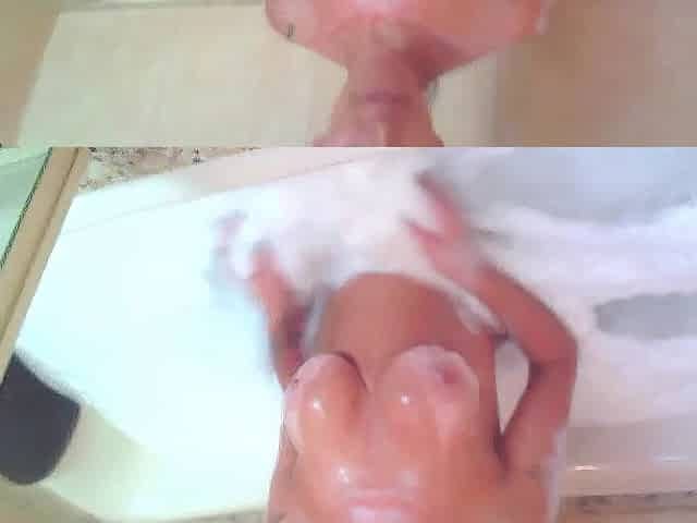 Anal Gape and double penetration in the Bathtub Complete