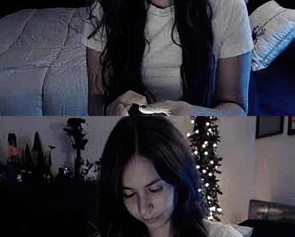 Hot amateur webcam teen masturbates for their fans