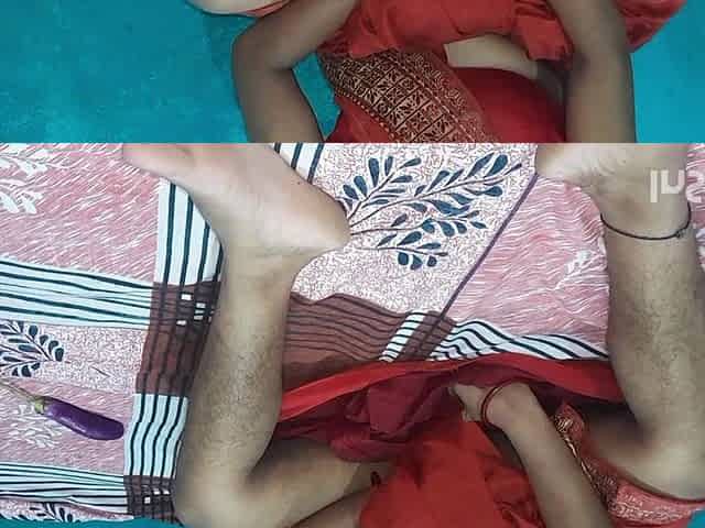 Desi Bhabhi Video: Bhabhi Is Having Fun Alone, Desi Bhabhi