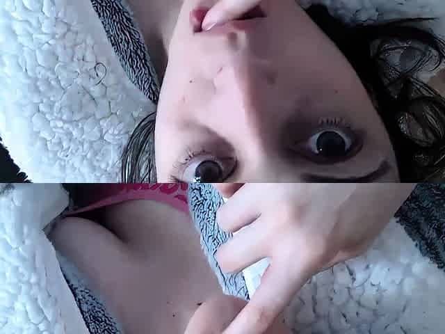 Brunette Solo Webcam Masturbation
