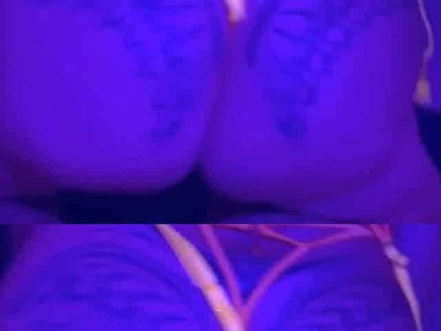 je le rejoins en lingerie fluo