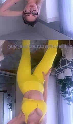 Big boob brunette masturbates on webcam
