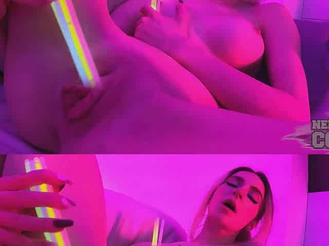 Creative Porn Big Boob Model Samanta Tries Gaping Her Pussy With Glowsticks