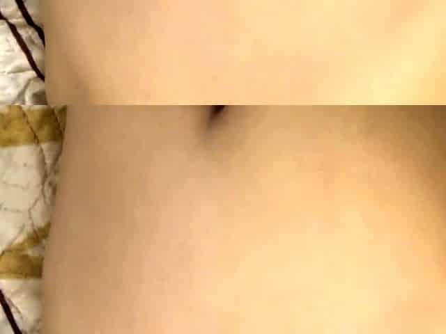 Solo brunette babe masturbates with small dildo on webcam