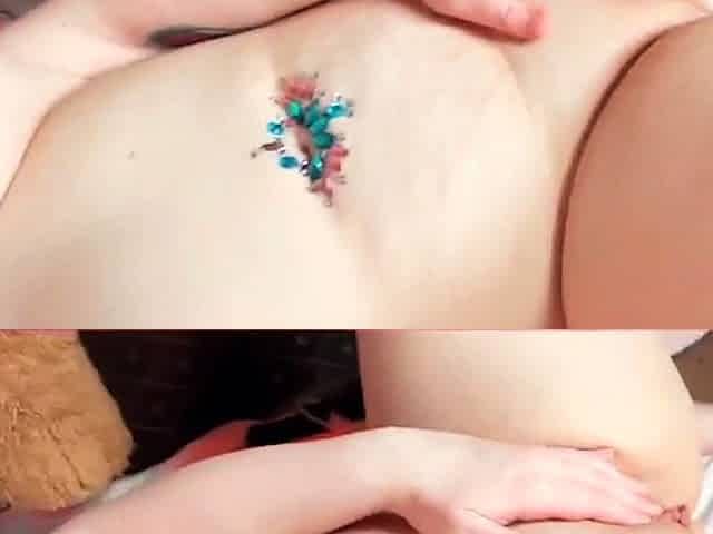 Blonde solo toying