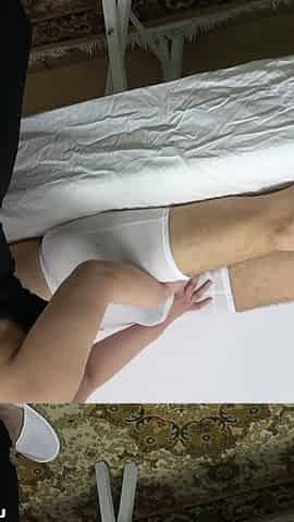 Mature Masseuse Came Home for Cock Massage
