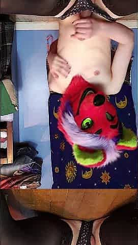 Red Fox Rides Vibrator Untill This babe Cums!!