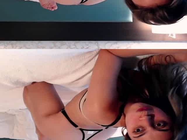 Huge Natural Tits Has Wild Fingering Session On Cam